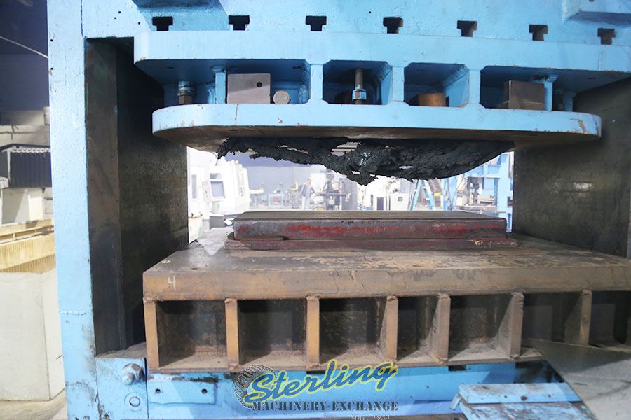 530 Ton, French Oil #51118, hydraulic molding press, #A5484 - Image 3