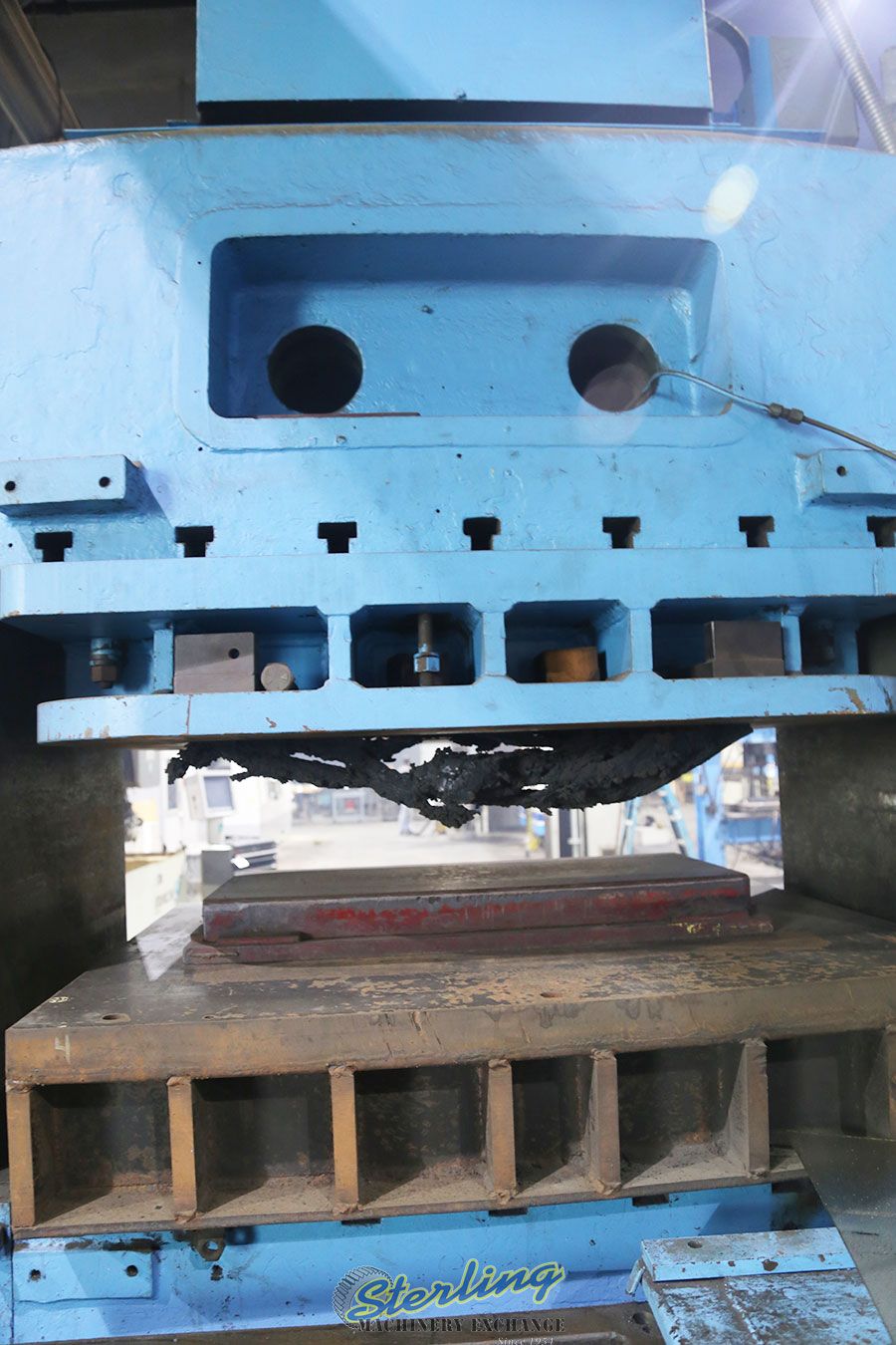 530 Ton, French Oil #51118, hydraulic molding press, #A5484 - Image 6