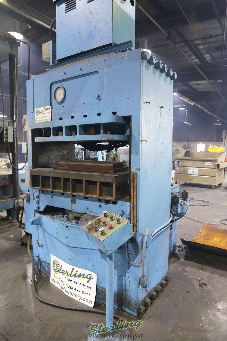 530 Ton, French Oil #51118, hydraulic molding press, #A5484 - Image 7