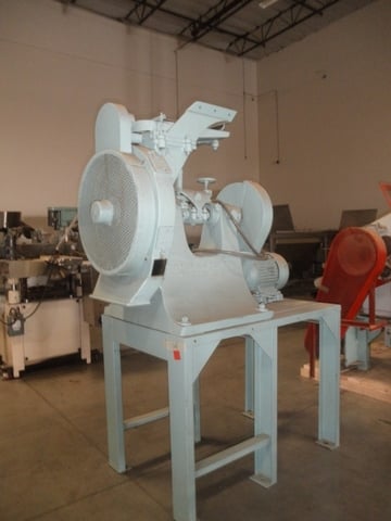 Krupp #16409, attrition mill, 5 HP, 16" dia. discs, double disc, manual adjustment for spacing - Image 2