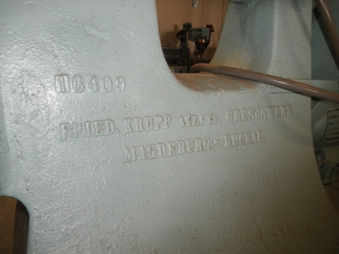 Krupp #16409, attrition mill, 5 HP, 16" dia. discs, double disc, manual adjustment for spacing - Image 6
