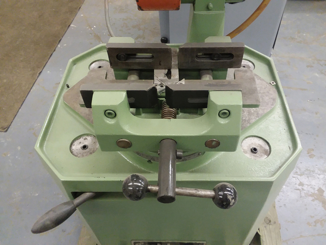 10" Scotchman #CPO-10, cut-off saw, 15-90&deg; cut, 36" height to vise, 22" x44", 2011 - Image 5