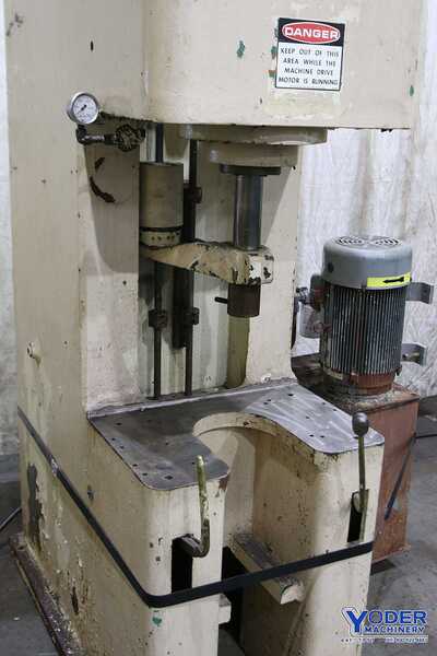 15 Ton, Denison #15T1210, hydraulic, 12" stroke, 18" open hght, 10" throat, 25" x17" tbl, #67090 - Image 7
