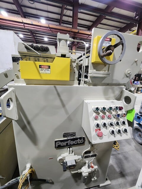 5000 lb. Perfecto #400-20EF, 20" W x .065", 48" OD, 16"-20" ID, 15 lift, feedline, 50 FPM - Image 2