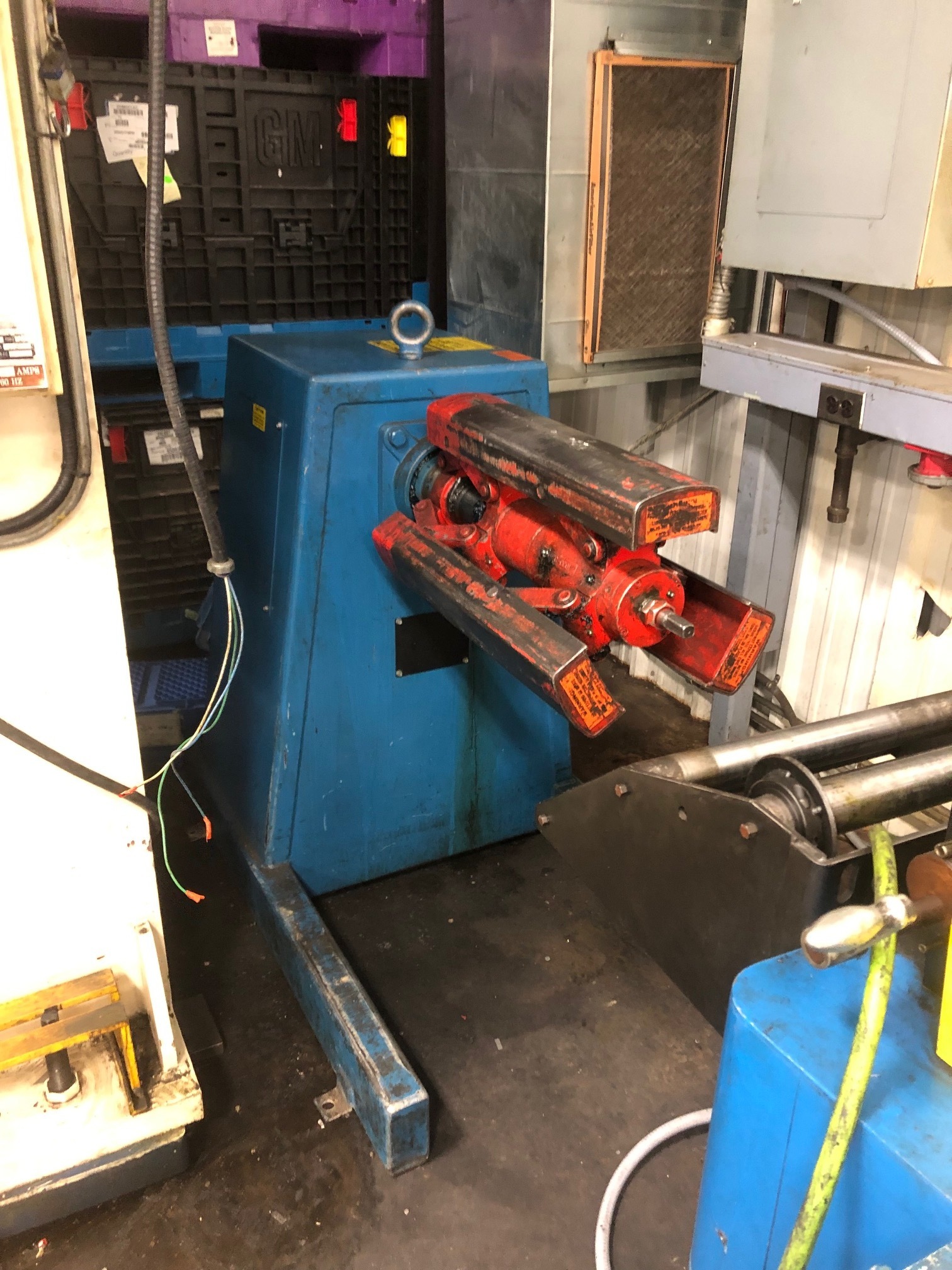 4000 lb. Press Room Equipment #PR-124000-RAD, 12" W x .092" thick, servo feed line, 7 roll, 1997, #10713 - Image 3
