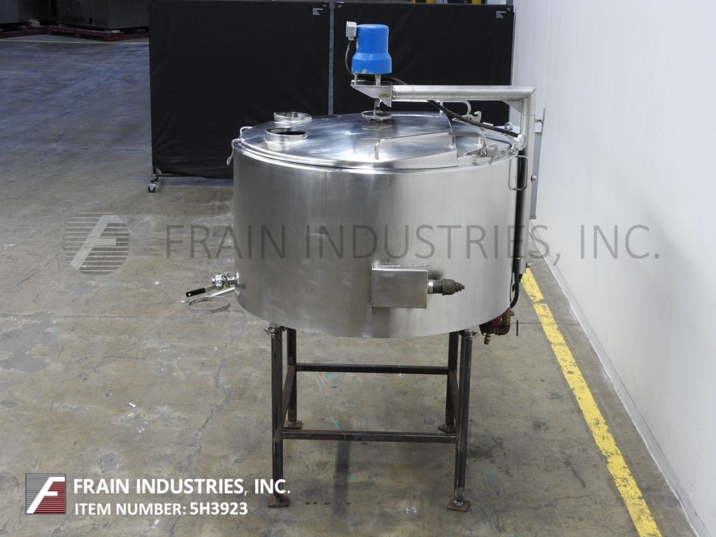 300 gallon Low pressure jacketed mix tank, 15 psi, 55" diameter x 30" straight wall, flip top cover, center - Image 4