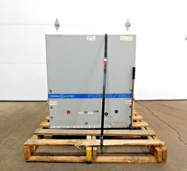 1200 Amps, General Electric, VB-7.2-500-3, Power Vac Circuit Breaker, 8.25 Kv, 125 VDC - Image 1