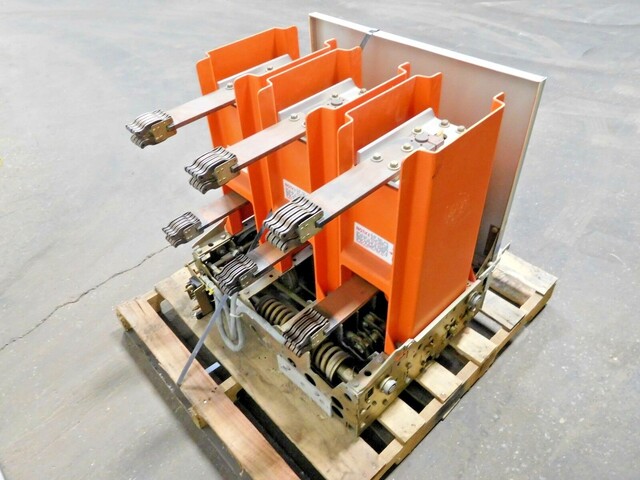 1200 Amps, General Electric, VB-7.2-500-3, Power Vac Circuit Breaker, 8.25 Kv, 125 VDC - Image 6