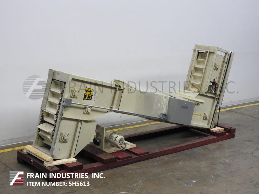 Universal Industrial, Z style bucket elevator, 5" L x 11-3/4" W x 2-3/4" D white plastic product buckets - Image 1