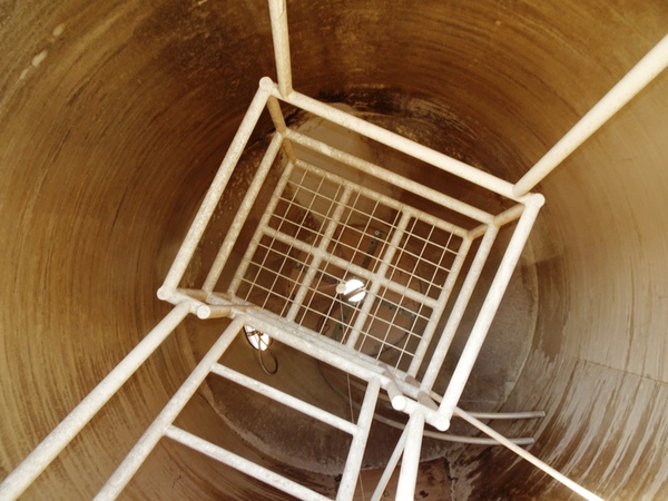 Mild Steel Silo, 1750 cu.ft., 12' x 15', cone bottom, dust collector, 12" flange bottom center discharge - Image 8