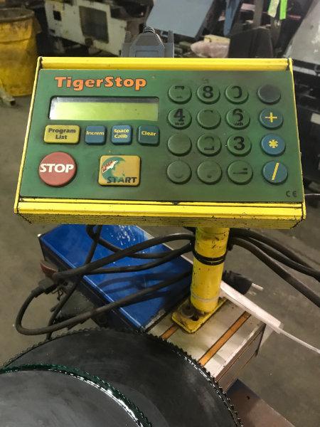 4-1/2" KMT, semi-auto, 6' Tiger stop, extra blades, manual clamp, coolant tray, 2006, #10571 - Image 4