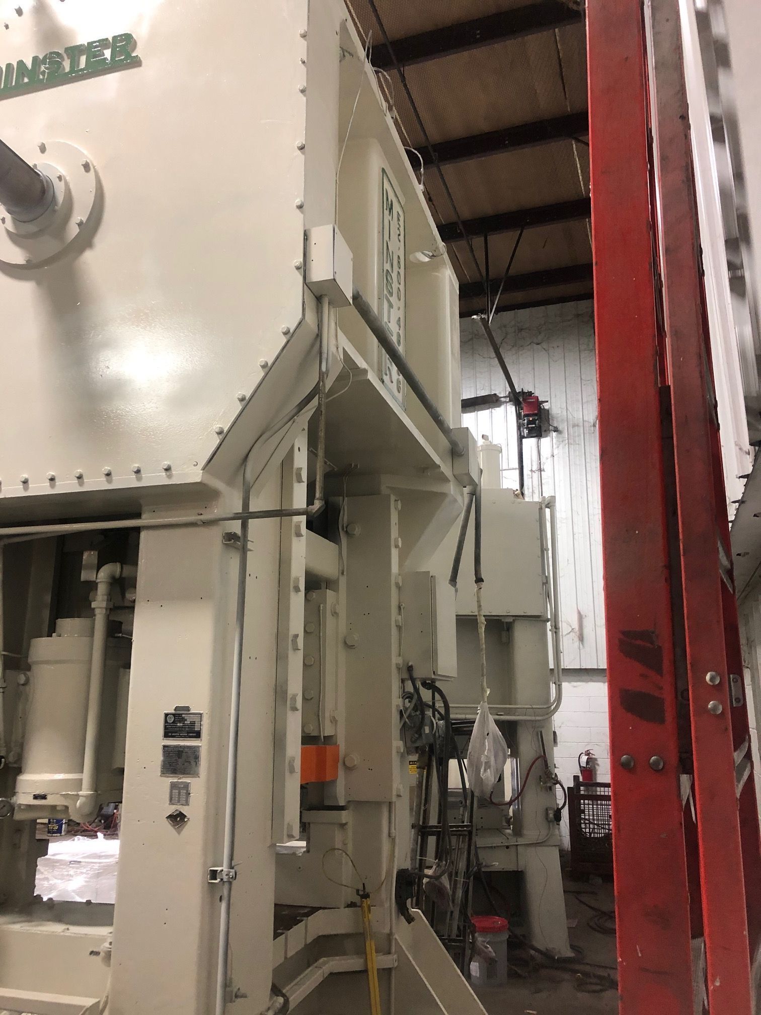 600 Ton, Minster #E2-600-48-36, straight side double crank press, 10" stroke, 26" Shut Height, 6" powered ram - Image 3