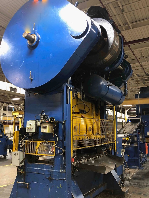250 Ton, USI Clearing #S2-250-84-54, 12" stroke, 30" Shut Height, 12" adj., 84" x54" bed, 36 SPM, 1984 - Image 3