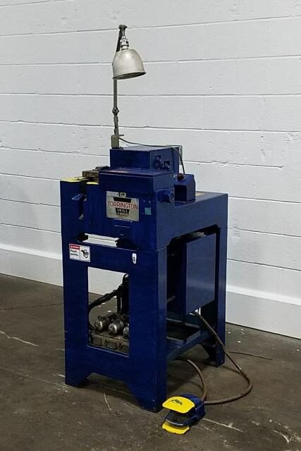 3/8" Torrington Vaill #61-23, air operated double stroke, 2 -hit vertical shuttle, foot switch - Image 3