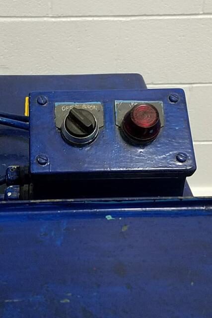 3/8" Torrington Vaill #61-23, air operated double stroke, 2 -hit vertical shuttle, foot switch - Image 5