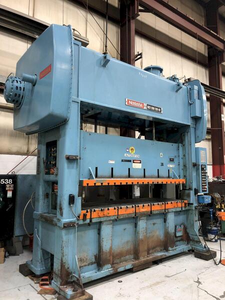 200 Ton, Niagara #SC2-200-120-42, 8" stroke, 26" Shut Height, 10" adj, 120" x42" bed, air clutch, 20-40 SPM - Image 2