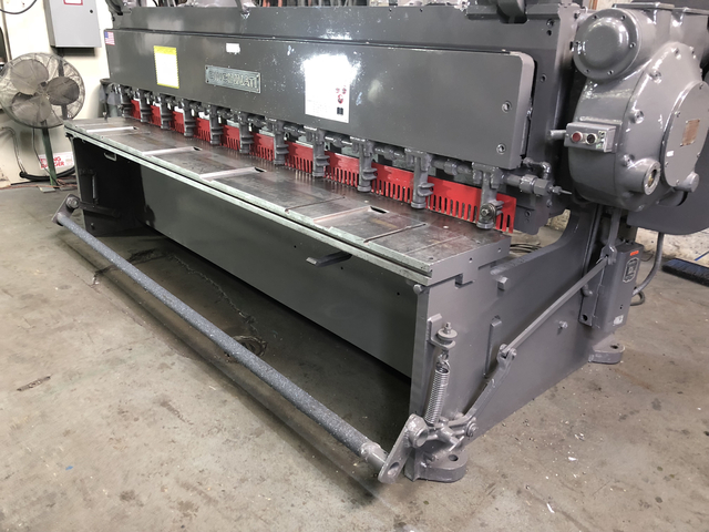 10 ga. x 10' Cincinnati #1410, mechanical power squaring shear, 36" BG, 11 hydraulic hold downs, 60 SPM, 7.5 - Image 2