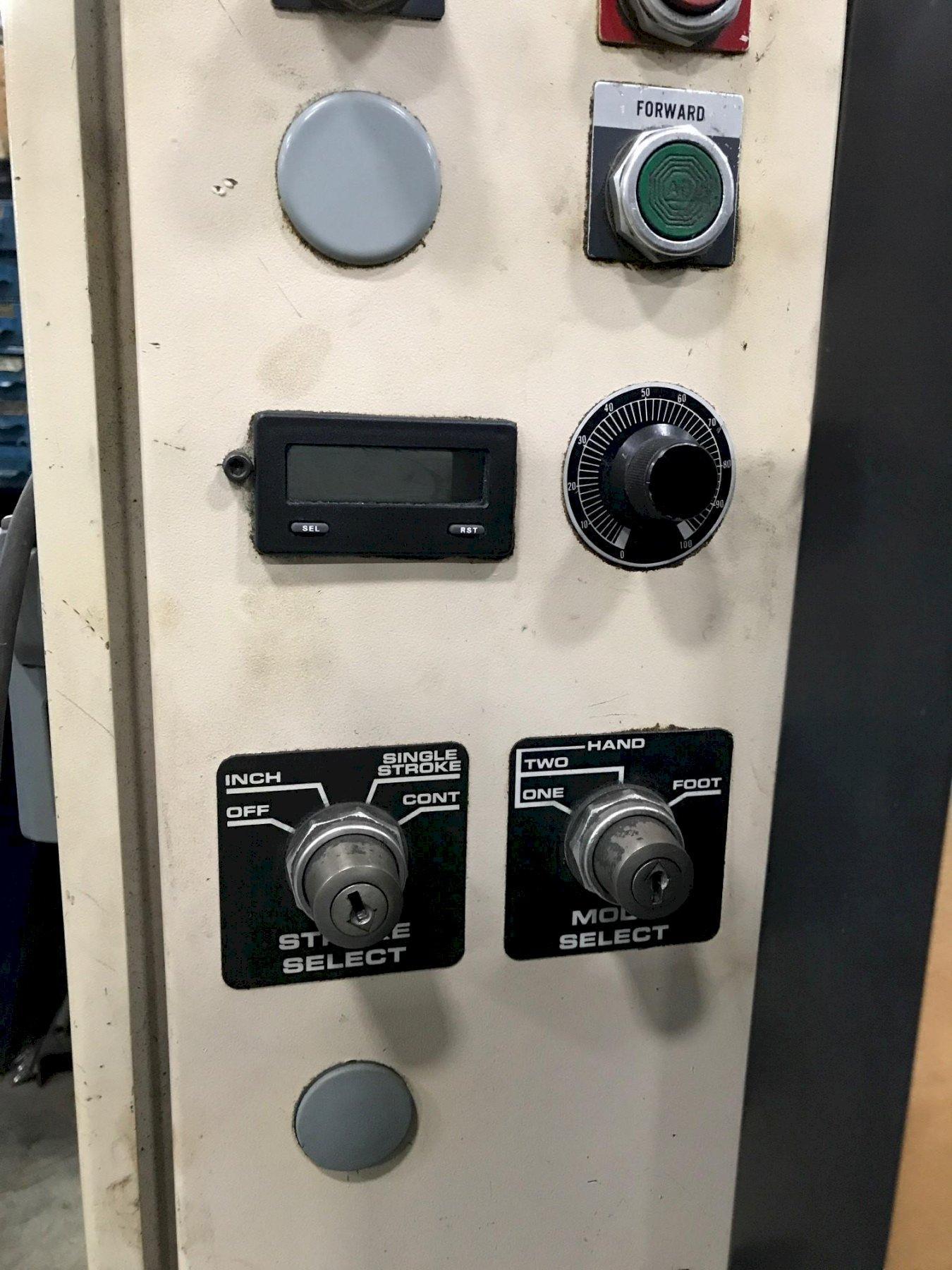 60 Ton, Johnson #60, 3" stroke, 10-75 SPM, Wintress, 12" servo feed line, 22" x32" bed - Image 3