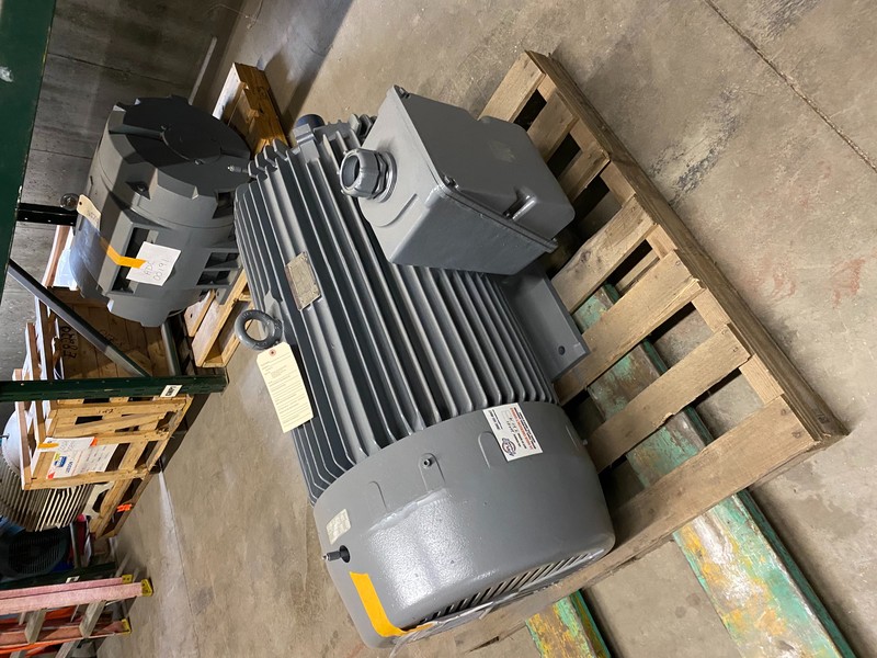 150 HP 1200 RPM Toshiba, Frame 447T, TEFC, b1506flf4bsh001, electrically ok, 460 Volts - Image 2