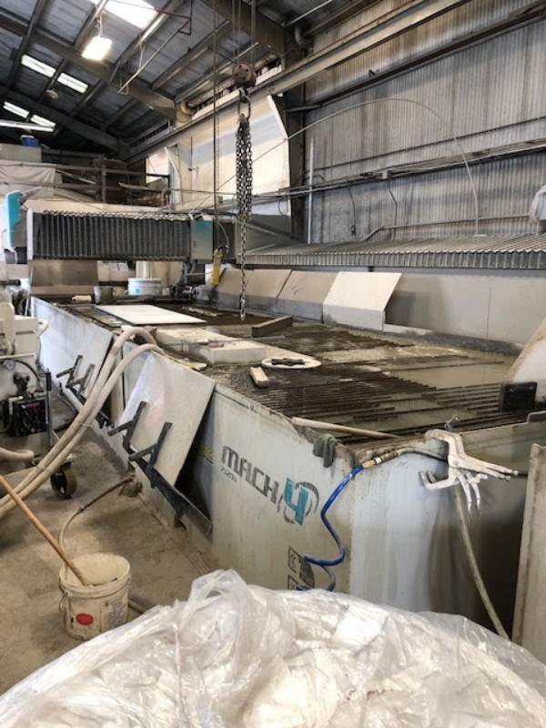 Flow #Mach-4-7320B, 5-Axis waterjet cutting, 100 HP, 87000 psi, Dynamic XD 5-Axis head - Image 1