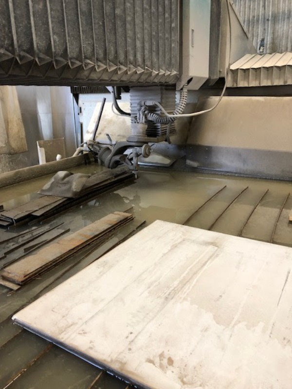 Flow #Mach-4-7320B, 5-Axis waterjet cutting, 100 HP, 87000 psi, Dynamic XD 5-Axis head - Image 3