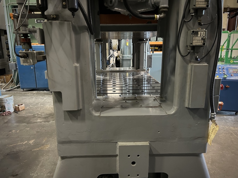 300 Ton, Minster #E2, 8" stroke, 39" Shut Height, 72" x36" bed, 30-60 SPM VS, under power, price cut (2 - Image 10