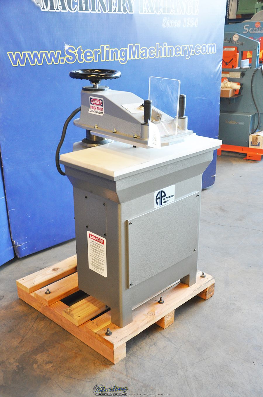 8 Ton, APMC #APM-SA8, hydraulic clicker press, 15.7" x31.5" bed, quick height adjustment, dual joystick - Image 1