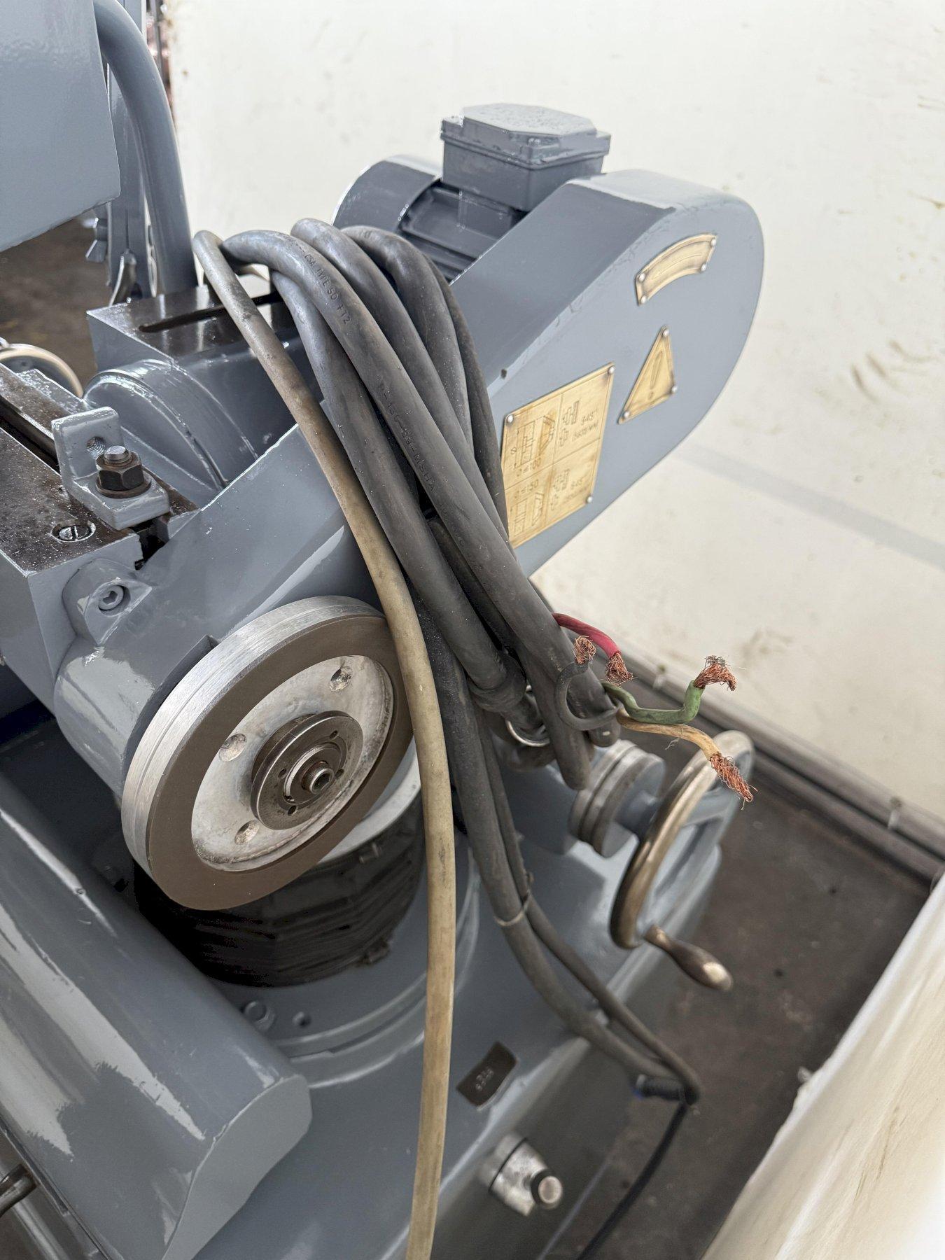 Toolmex #NUA25M, tool & cutter grinder, 36" x 5.25" table, 9.8" swing, 1.5 HP, (2) matched centers / - Image 8