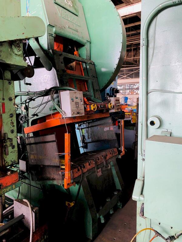 250 Ton, Verson #12F-OBI, inclined gap press, 12" stroke, 26" Shut Height, 5" adjustment, 62" x 36" bolster - Image 3