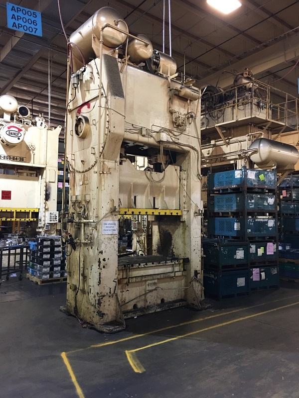 220 Ton, Niagara #S2-220-60-36, straight side double crank press, 12" stroke, 22-3/4" Shut Height, 3" - Image 2