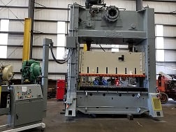 300 Ton, Verson #S2-300-160-60T straight side double crank press, 14" stroke, 31" Shut Height, 20-40 SPM - Image 4