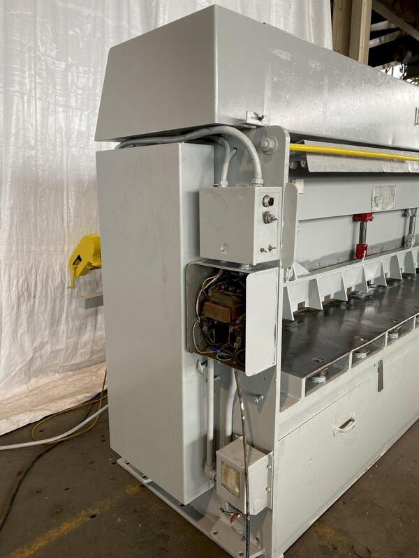 1/2" x 10' HTC hydraulic shear, front operated power back gauge, 11 hold downs, 72" squaring arm, 25 HP - Image 2