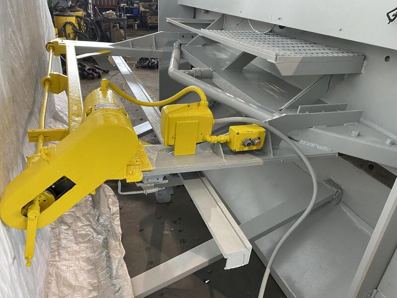 1/2" x 10' HTC hydraulic shear, front operated power back gauge, 11 hold downs, 72" squaring arm, 25 HP - Image 7