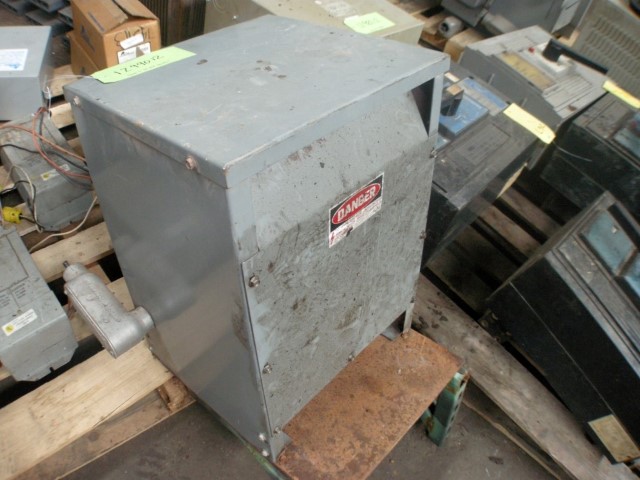 25 KVA 240x480 Primary, 120/240 Secondary, Square D #13151-12212-018, single phase transformer - Image 1