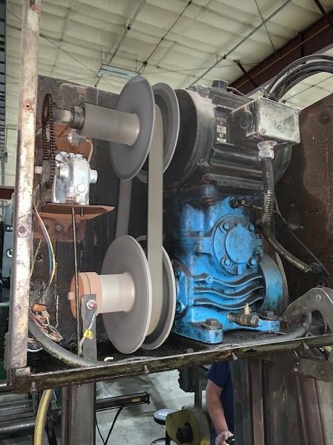 18" x 24" Hemsaw #V120HA, vertical bandsaw, 20" diameter wheel, 1-1/4" x 16' x .042" blade, S/N 541997, 1997 - Image 6