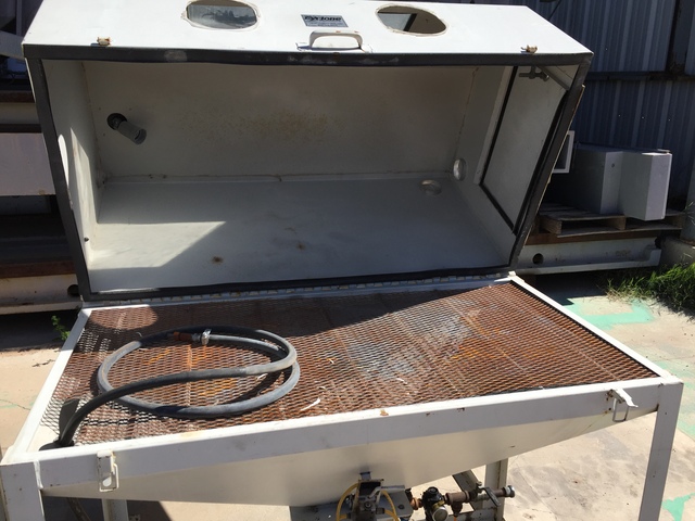 Cyclone #DP48, blast cabinet with dust collector, 2006 - Image 2