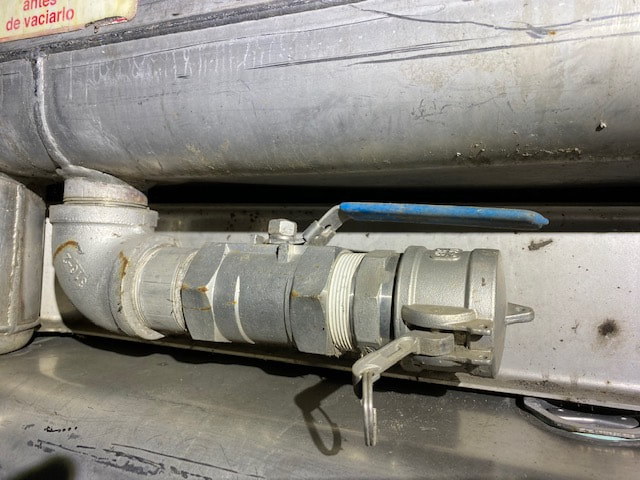 400 gallon Stainless steel tote / tank - Image 5