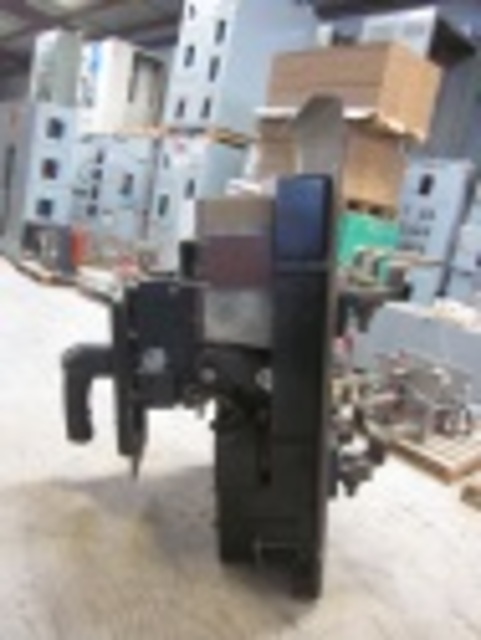 600 Amps, General Electric, AK-1-25-4, manually operated, fixed, #AB2281 - Image 4