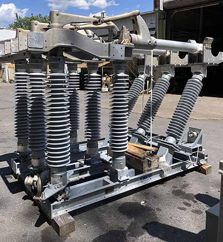 4000 Amp. PASCOR ATLANTIC, TTR-6V, 138000 V, VERTICAL MT, V-SLANT - Image 2