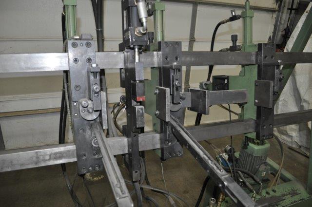 BTC, multi-head wire bender, 4 adj heads, 7' head travel, center clamp station, indexing - Image 4