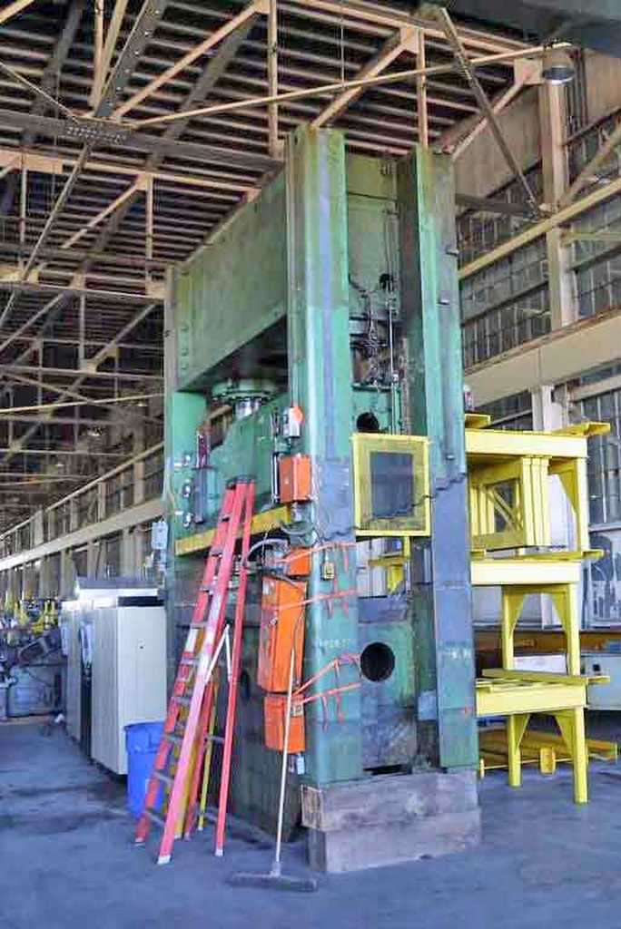 600 Ton, Pacific #600-D10-54, hydraulic press, 18" stroke, 123" x54" bed, #10742 - Image 2
