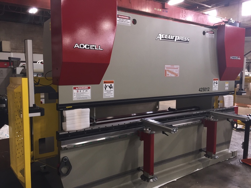 250 Ton, Accurpress #425012, hydraulic, 12' overall, 126" between housing, 12" stroke, Vision P12 CNC, new in - Image 3
