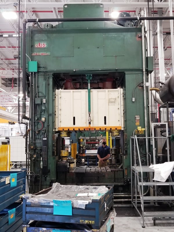 600 Ton, Bliss #SE2-600, 72" x48" bed, 16" stroke, 8" adj, 38" Shut Height, 15-30 SPM, 26" x24" windows - Image 1