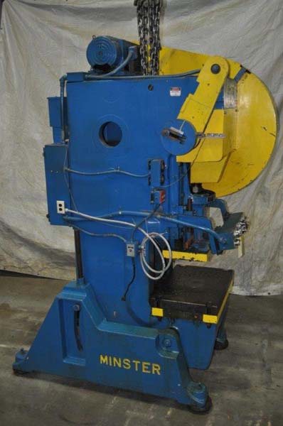 75 Ton, Minster #7, OBI press, 4" stroke, 15" Shut Height, 4" adj., 75-150 SPM, air clutch & brake, 1974 - Image 4