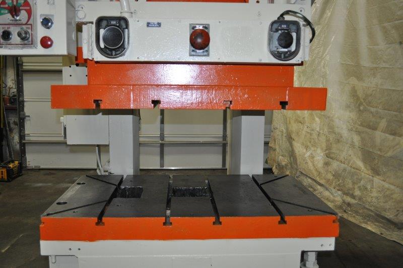 150 Ton, Verson #150-OBG, 8" stroke, 22" Shut Height, 6" adj, 35 SPM, air clutch & brake, air counterbalance - Image 2