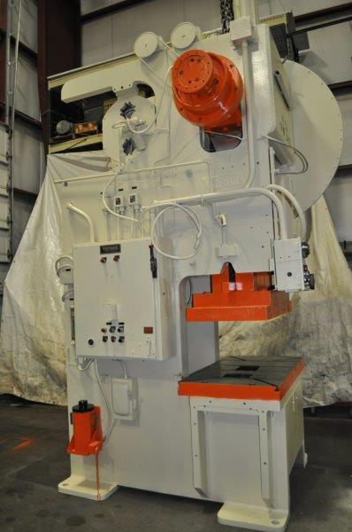 150 Ton, Verson #150-OBG, 8" stroke, 22" Shut Height, 6" adj, 35 SPM, air clutch & brake, air counterbalance - Image 4