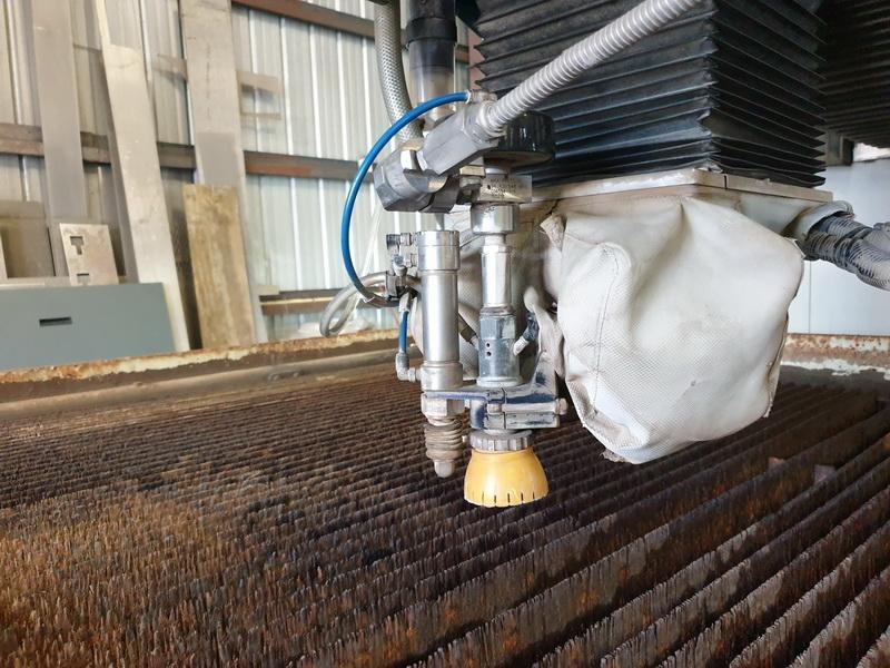 Flow #Mach-3-4020B, CNC waterjet cutting system, 50 HP, 94000 psi, 2013 - Image 2
