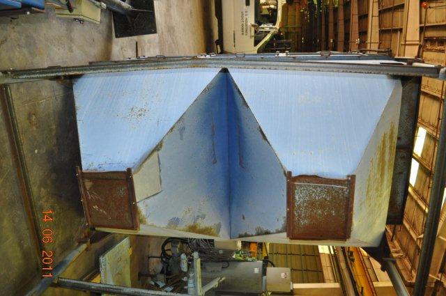 5400-8000 cfm Torit #140, dust collector, 2 discharge chutes,stand, 3 chamber, 20 HP, 1988 - Image 5