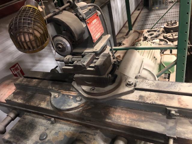 Cincinnati #2, tool & cutter grinder, 5" x36" table, tilt head, 360&deg; swivel head, vise - Image 3