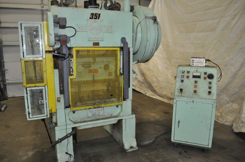 35 Ton, V &O #SS2-35-32, straight side double crank press, 2" stroke, 11.7" Shut Height,air clutch & brake - Image 3